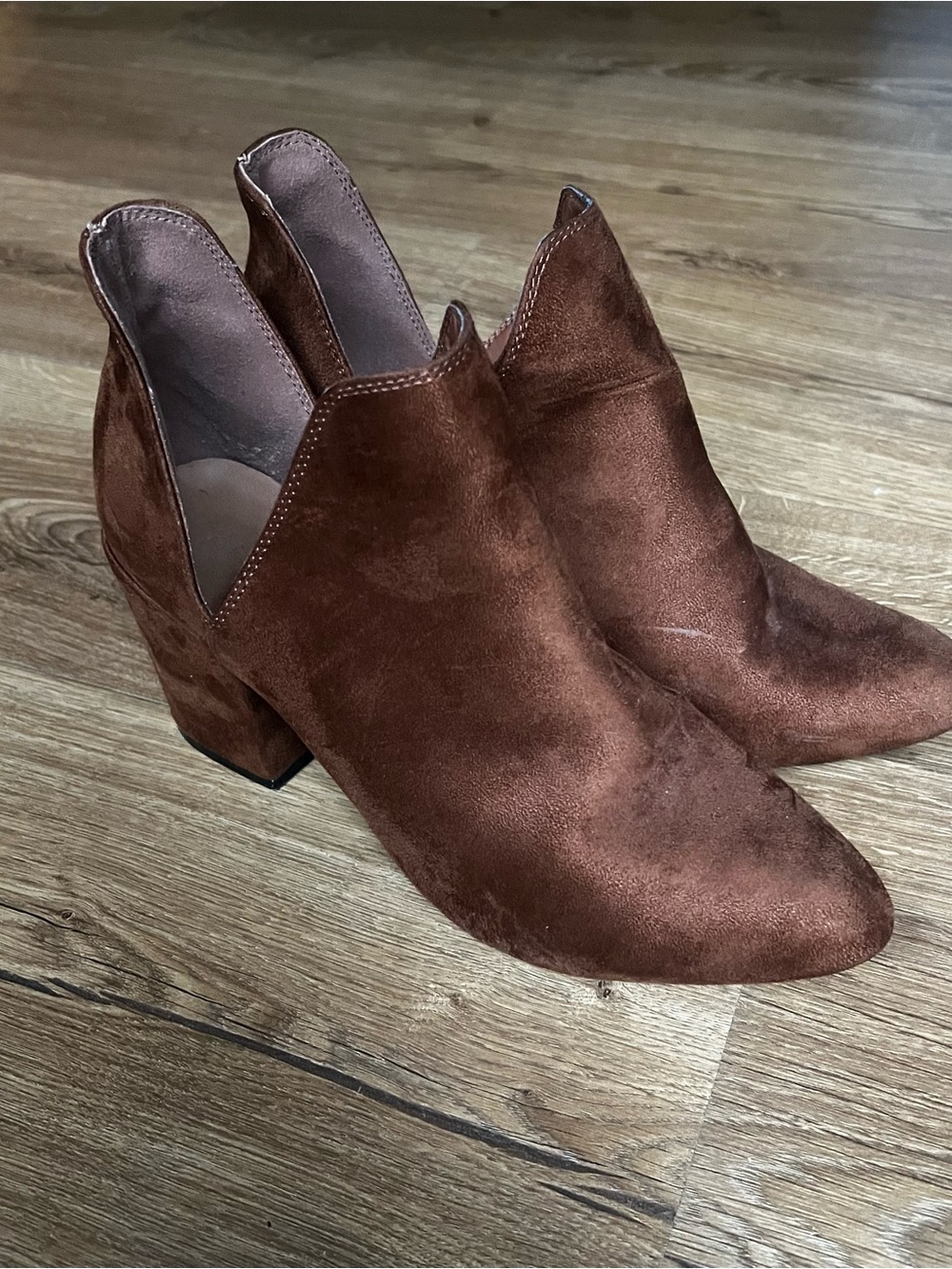 BAMBOO Brown Suede Pointed Toe Ankle Booties – Women’s Size 8